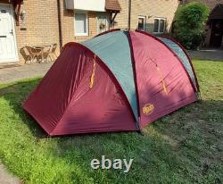Blacks Teesdale 2 Man Tent With Built In Ground Sheet And Mosquito Netting