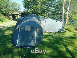 Large 9 man tundra tent, 3 bedrooms, excellent condition