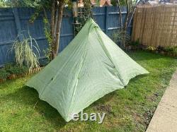 Abri pyramidal ultraléger MLD Duomid pour 2 personnes avec intérieur