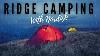 Camping Sauvage Sur La Crête De Montagne D'un Lac Avec Mauvais Temps Dans La Tente Nordisk Halland 2lw