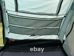 Ensemble de tente tunnel Vango Tigris 800 pour 8 personnes avec véritable empreinte et tapis.