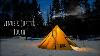 Tente Chaude Camping Dans Une Tempête De Neige À L'aide D'une Grande Tente Chaude Teepee
