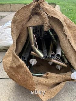 Tente à armature en acier Cabanon avec annexe de couchage supplémentaire