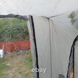 Tente de camping en plein air