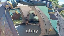 Tente de famille grande capacité pour 12 personnes avec plusieurs chambres et un espace de vie spacieux