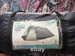 Tente tunnel Halfords 6 personnes, neuve, jamais déballée