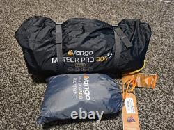 Tente tunnel Vango Meteor Pro 300 pour 3 personnes avec tapis de sol (similaire aux modèles Scafell ou Nova)